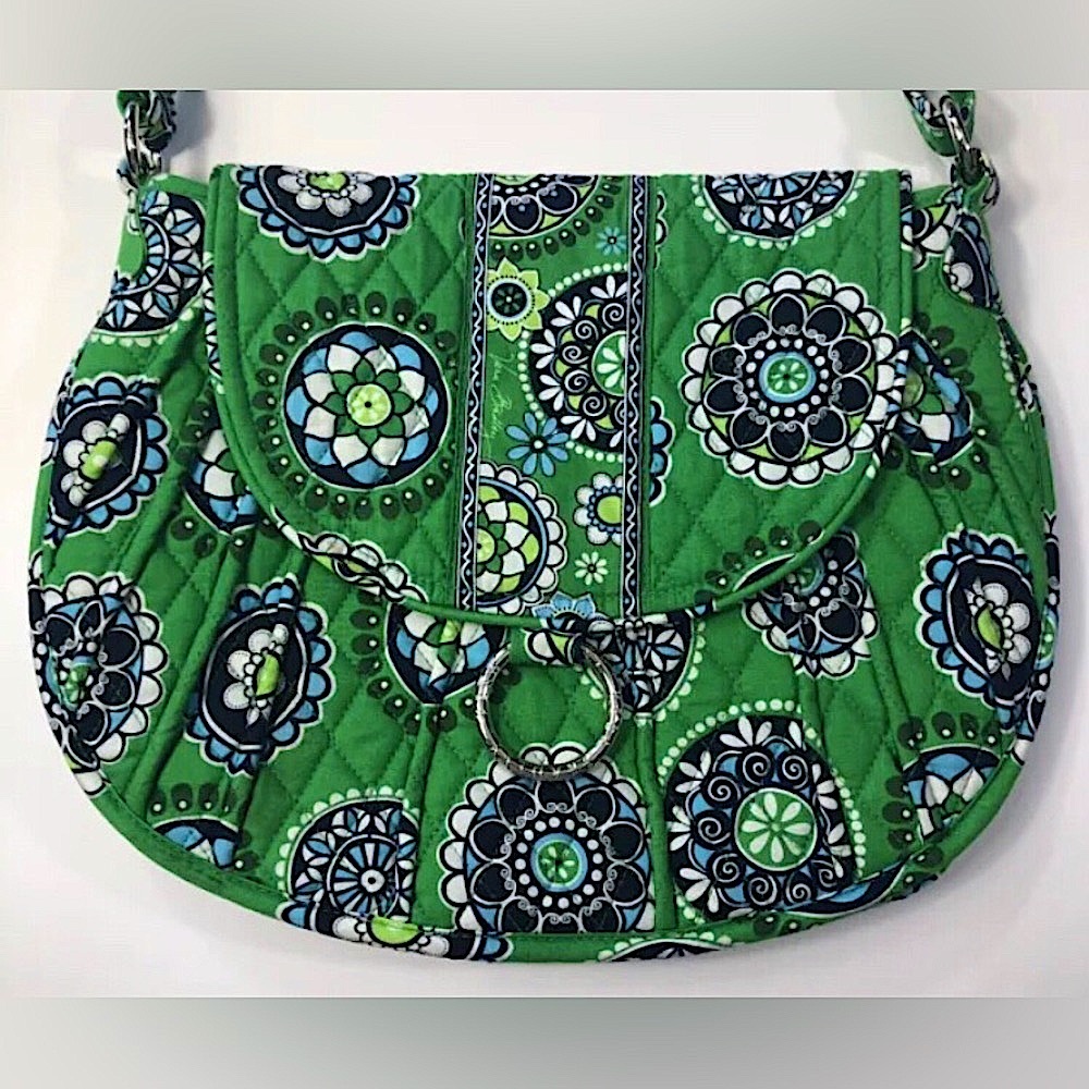 🦚💚HOST PICK!!!💚🦚 Vera Bradley Saddle Up Crossbody in Cupcakes Green